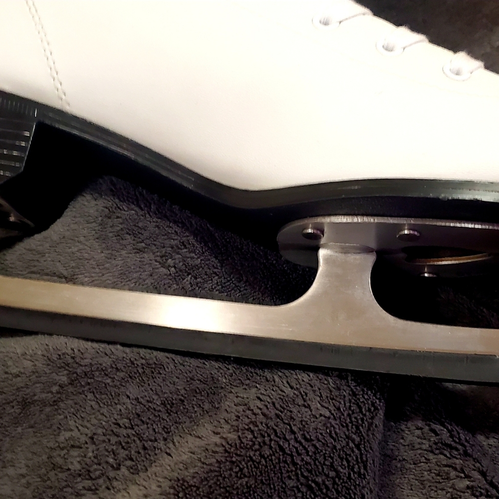 White Women's Figure Ice Skates - Classic Lace-Up Design - Picture 3 of 10